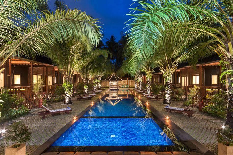 Coconut Boutique Resort Senggigi Esterno foto