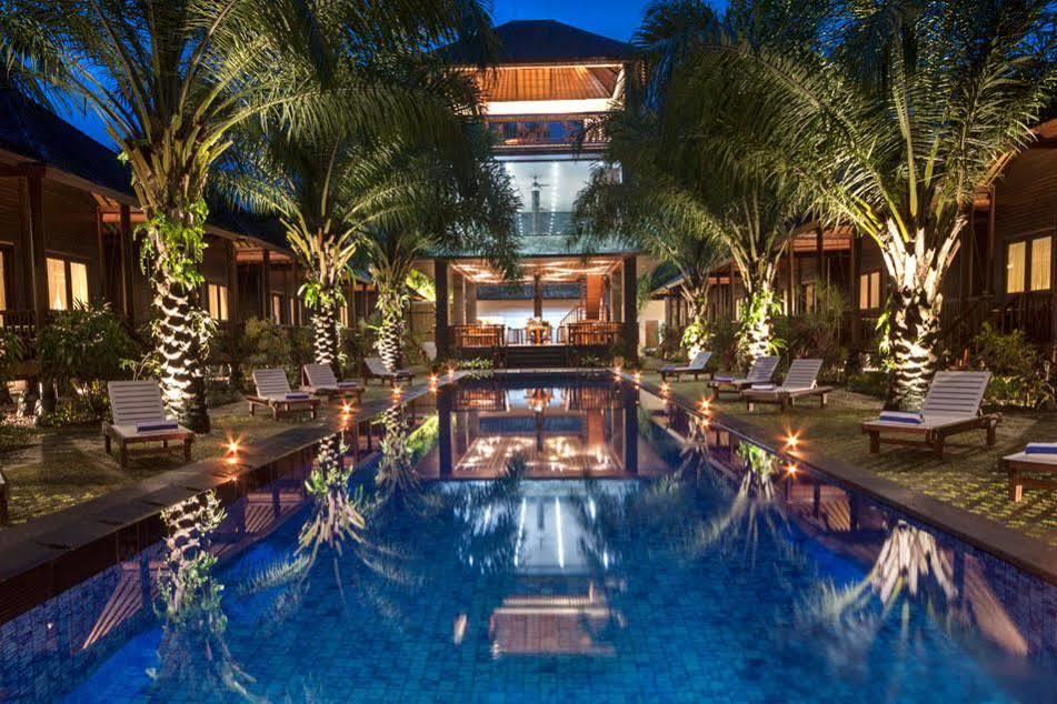 Coconut Boutique Resort Senggigi Esterno foto