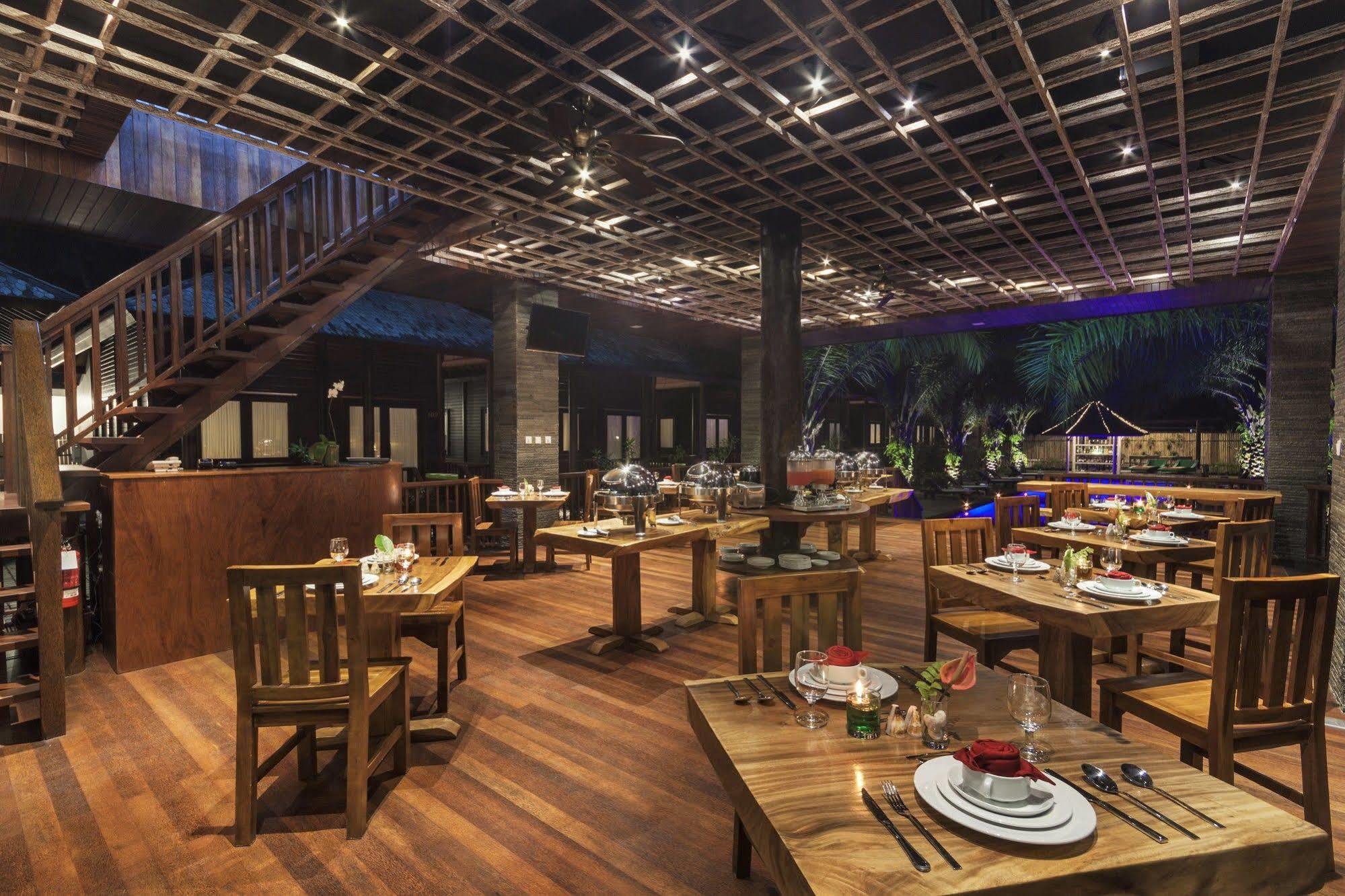 Coconut Boutique Resort Senggigi Esterno foto