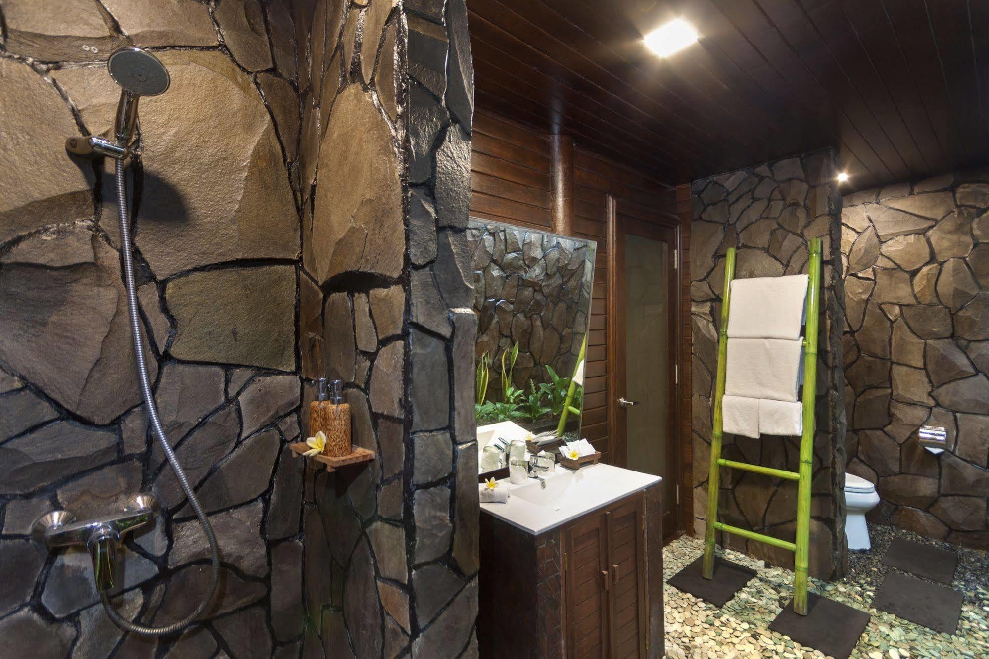 Coconut Boutique Resort Senggigi Esterno foto