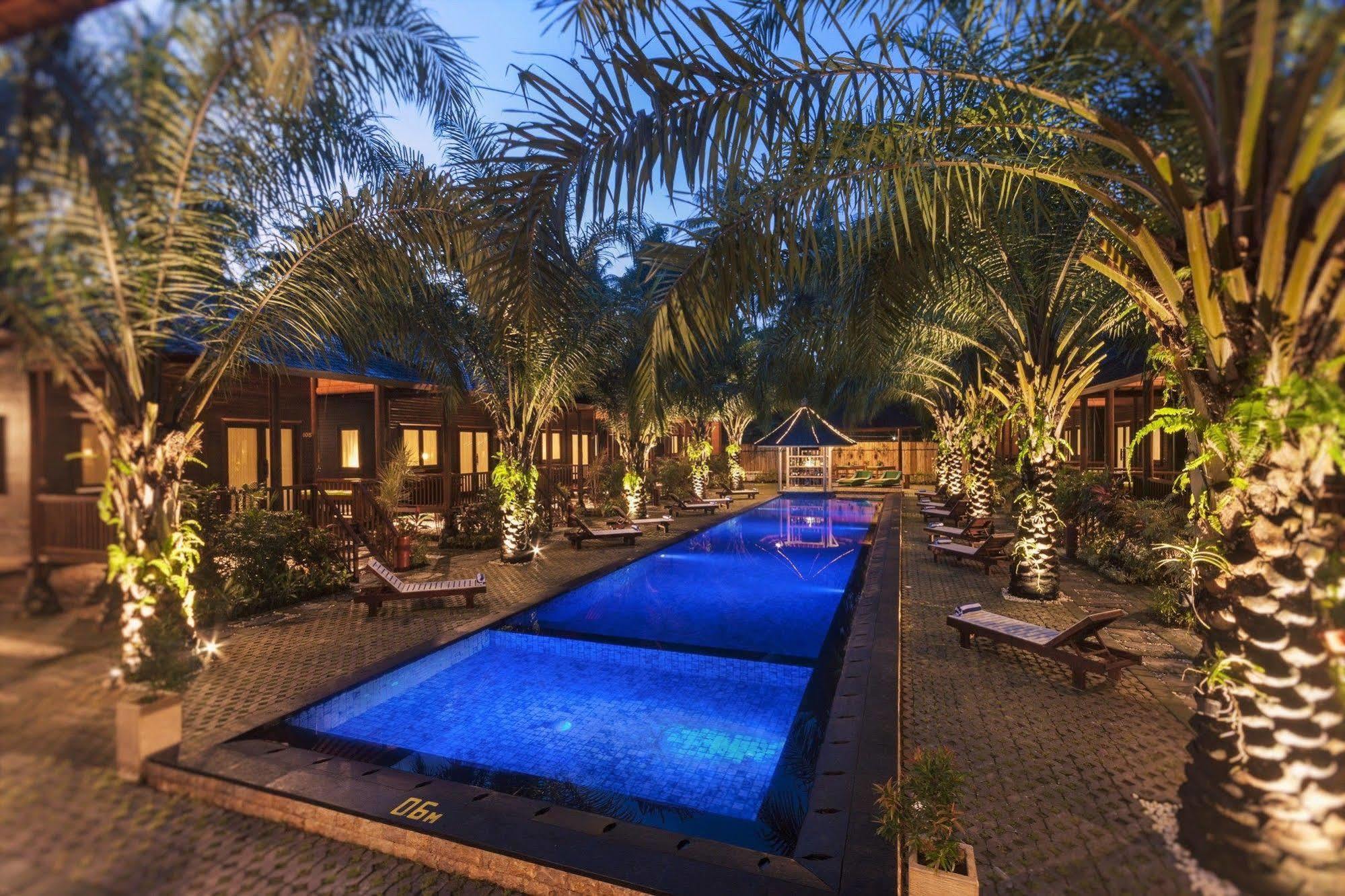 Coconut Boutique Resort Senggigi Esterno foto