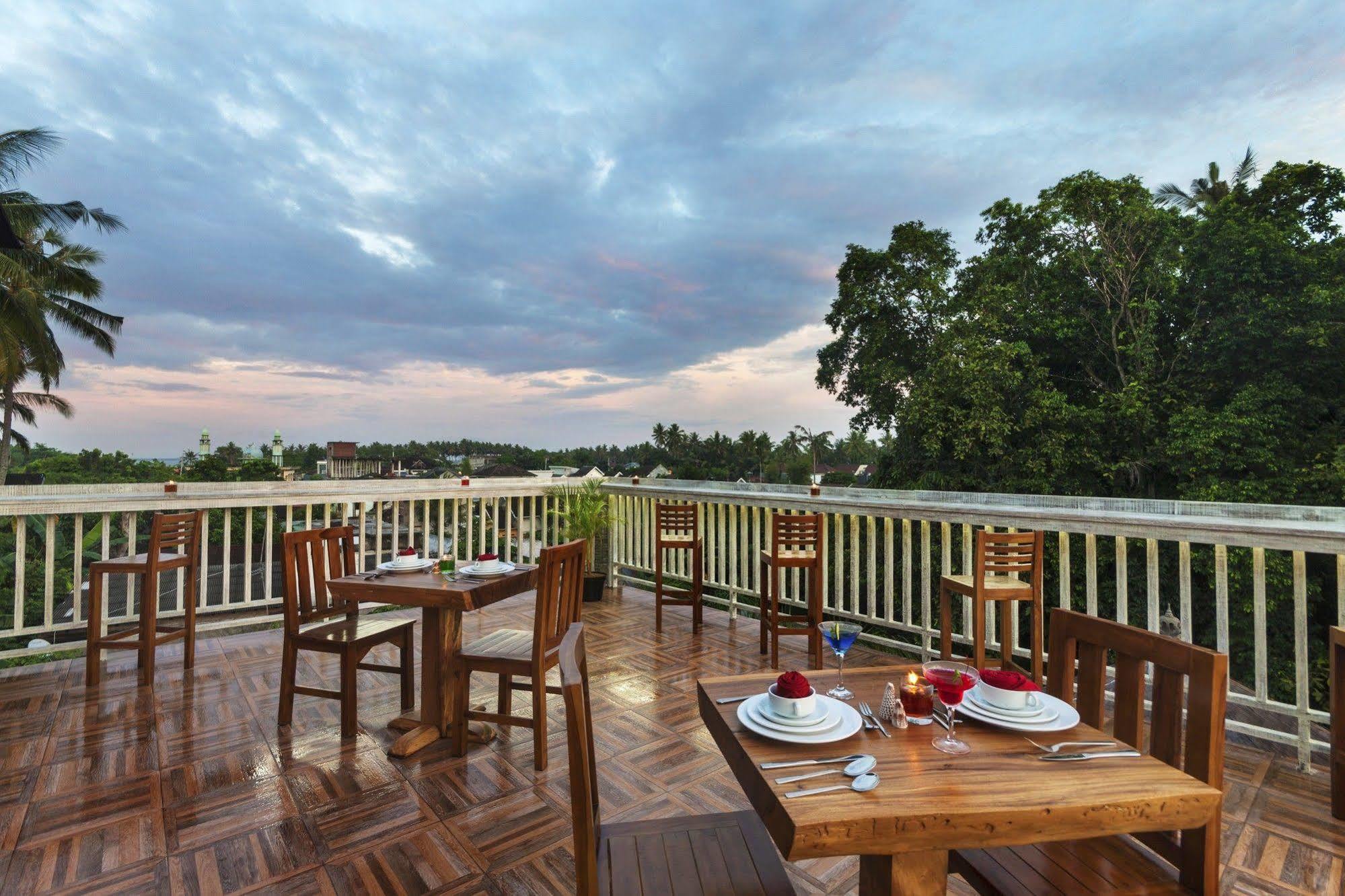 Coconut Boutique Resort Senggigi Esterno foto