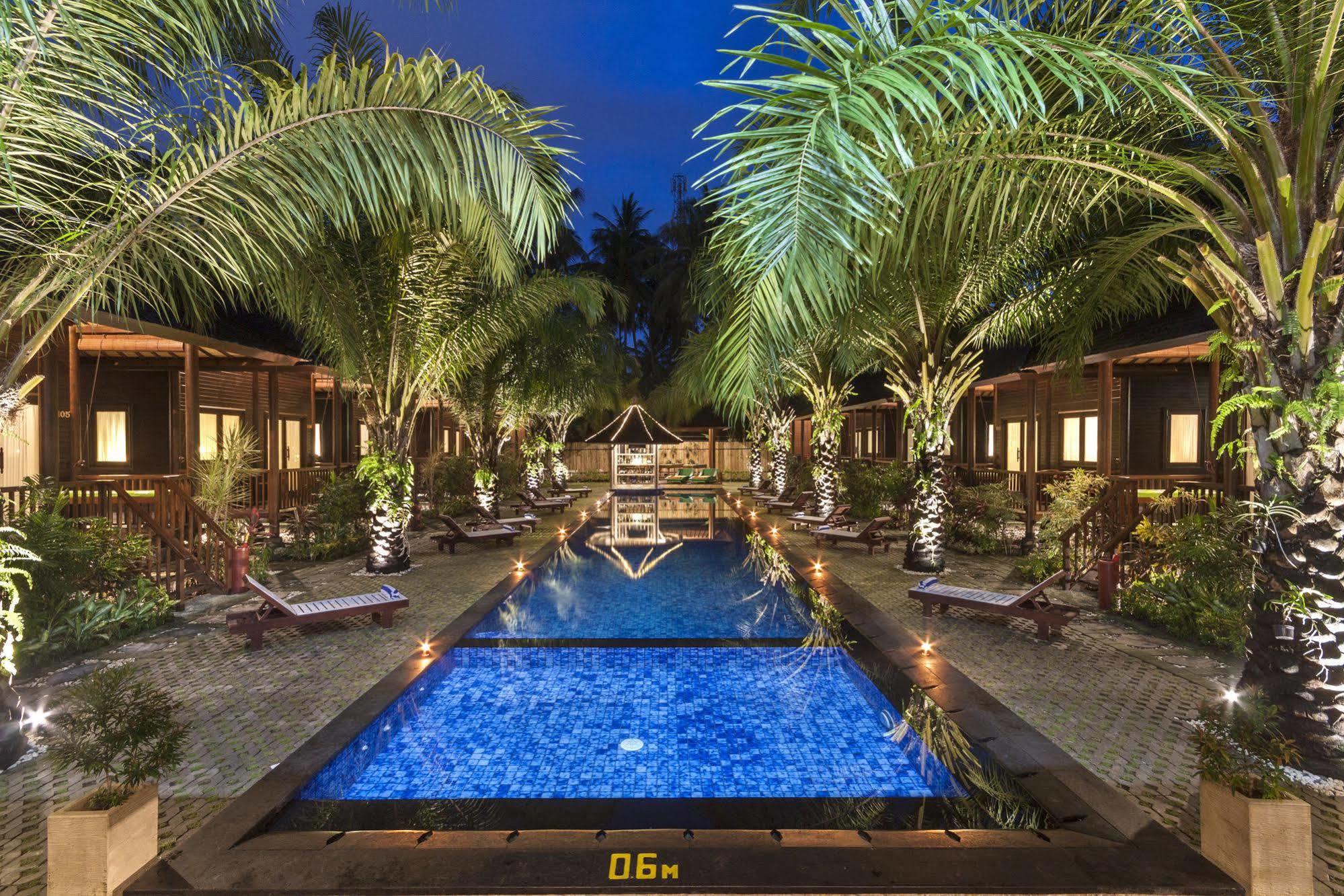 Coconut Boutique Resort Senggigi Esterno foto